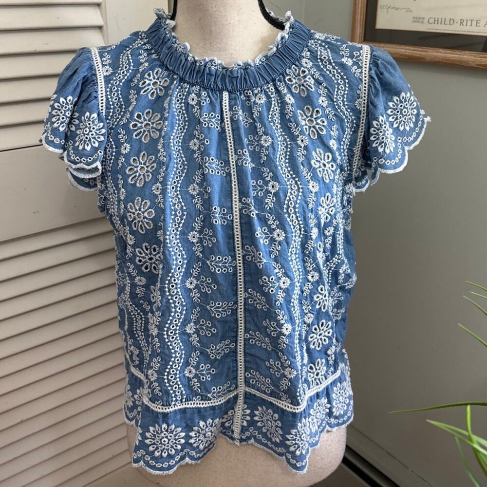 Jennifer & Grace Top Womens Medium Blue Eyelet Chambray Dainty Boho Chic